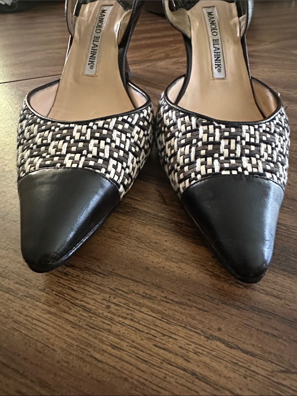 Manolo Blahnik Black and White Woven Pointed-Toe Slingback Pumps- Size 39/ 8.5 - Picture 3 of 7
